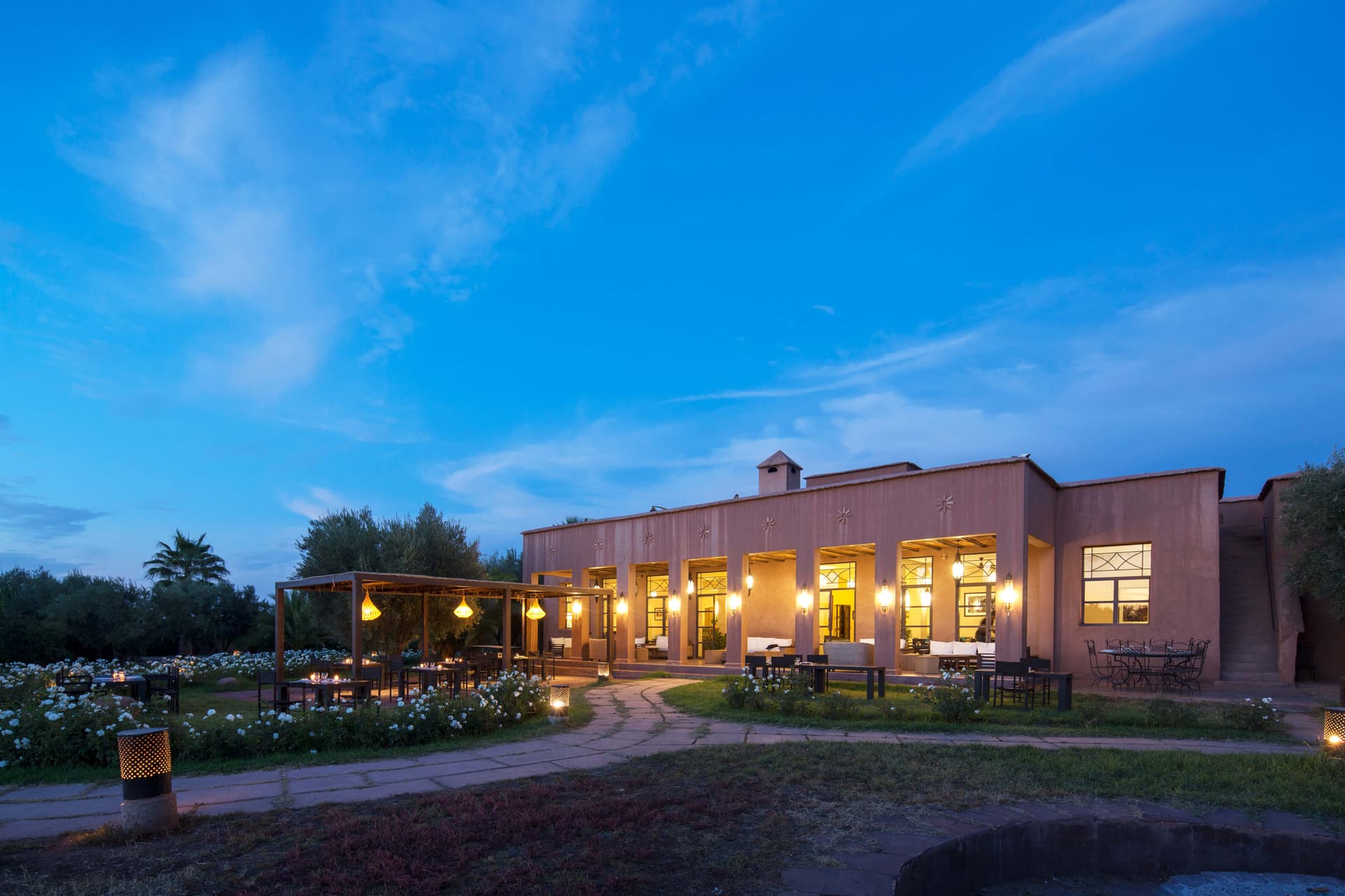 Quaryati Boutique Ecolodge Marrakech · Location dello yoga retreat Marocco con piscina, spa, hammam e yoga shala vista Atlas